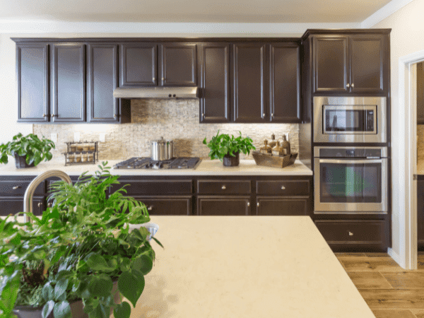 Granite countertops and cabinets in a kitchen